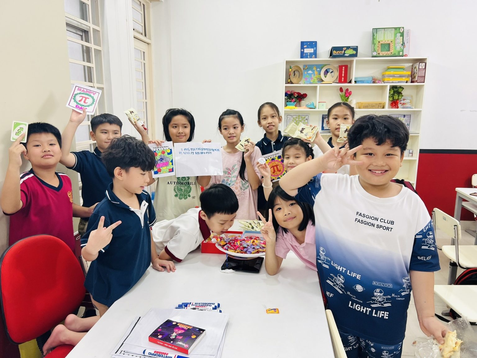 Mathnasium Việt Nam hân hoan chào đón ngày hội Toán học Quốc tế - Pi ...